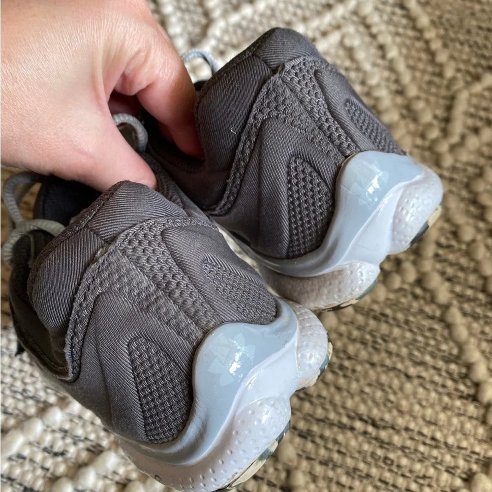 Under Armour Women's Gray White‎ Micro G Renegade Running Shoes Size 7